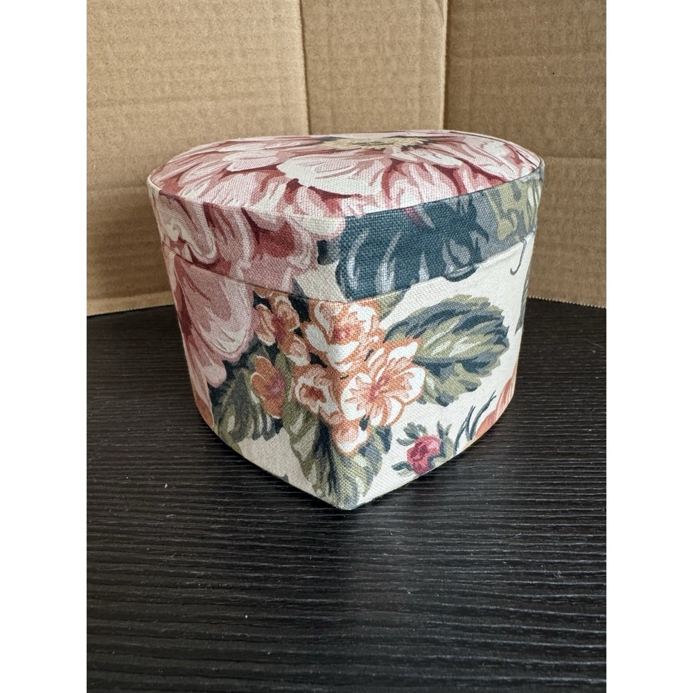 Heart Shaped Floral Fabric Trinket Jewelry Sewing Box‎